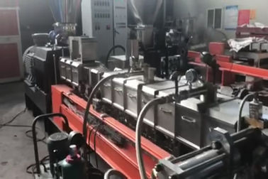 الصين ارتفاع الناتج Pvc آلة الكريات Pp الكربون ماستر صنع حبيبات اللون مصنع